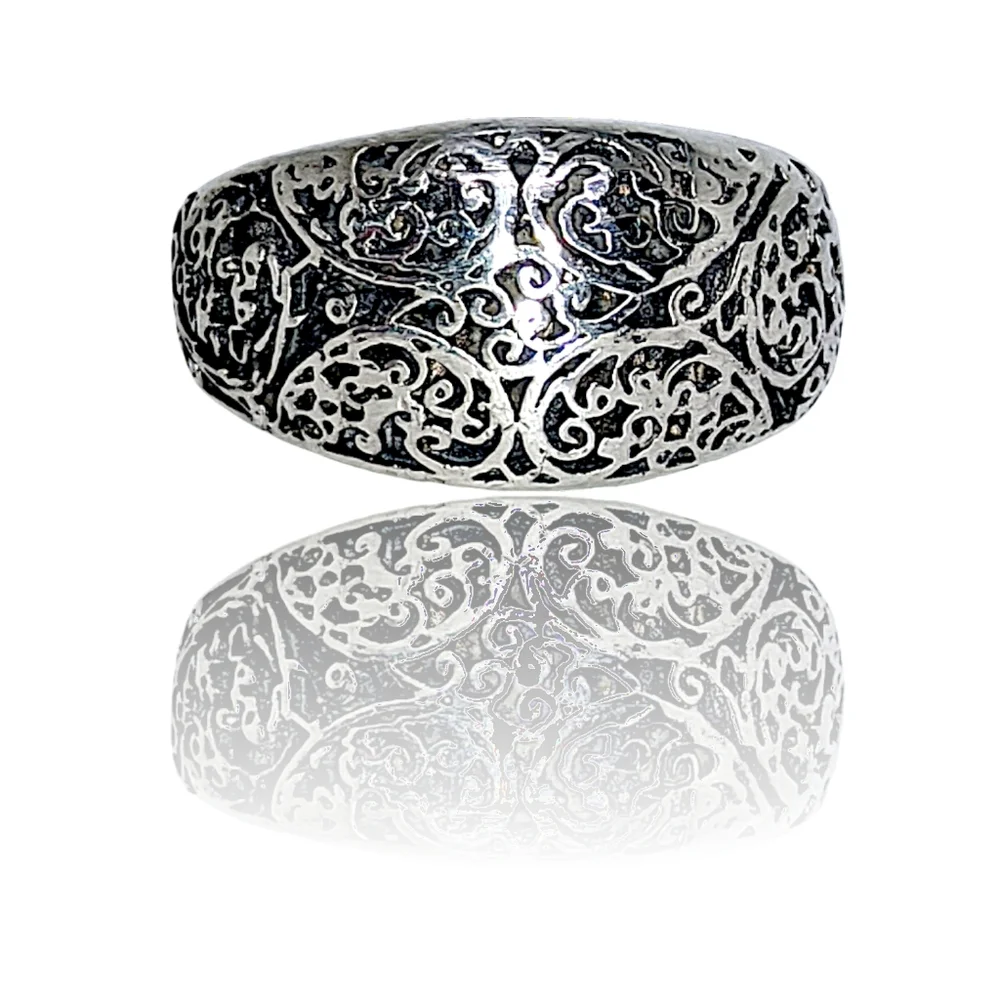 Sterling Silver Ring with Great Detail